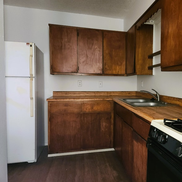 Building Photo - 516 Lewis Ave SE