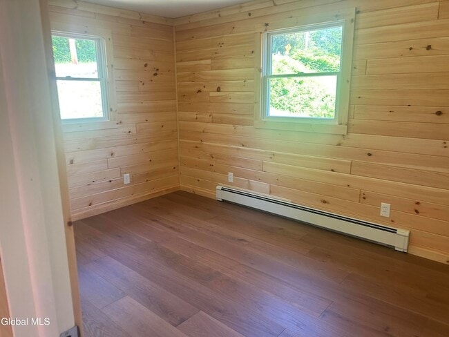 Building Photo - 871 Trout Lake Rd