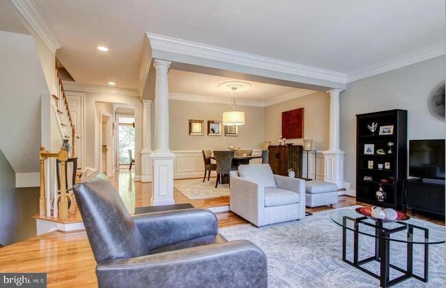 Building Photo - 9936 Foxborough Cir