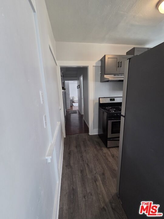 Building Photo - 2932 1/2 Normandie Ave