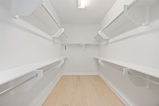 Building Photo - 610 Delmar St