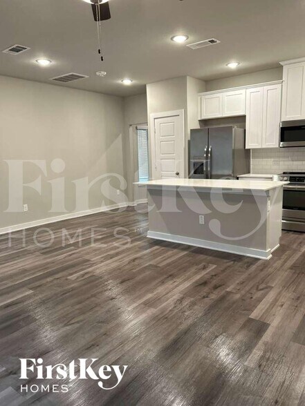 Building Photo - 341 N Centro Cir