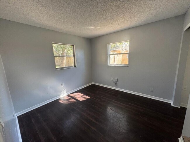 Building Photo - 8350 Afton Ln