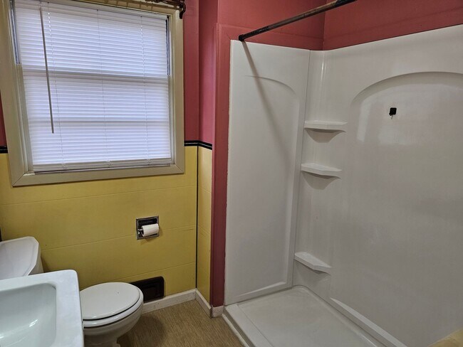 Building Photo - 1710 Adams Ave