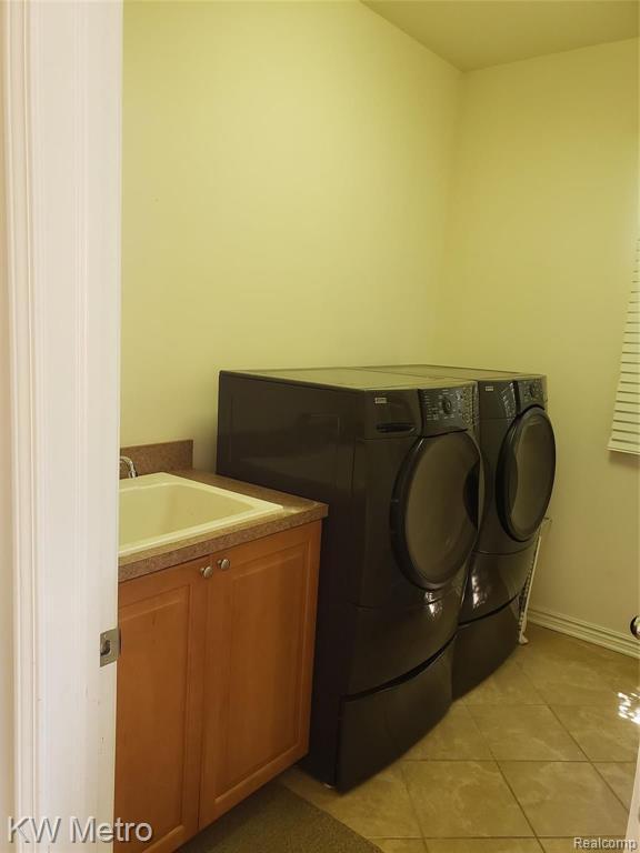 Building Photo - 1227 Letica Dr
