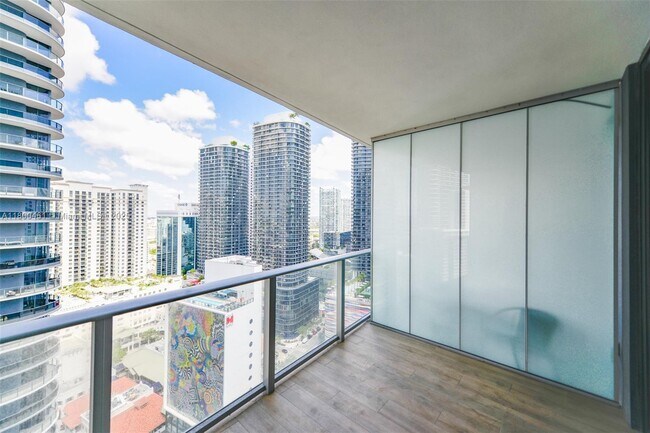 Building Photo - 1010 Brickell Ave