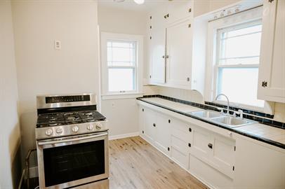 Building Photo - 2887 Mary St