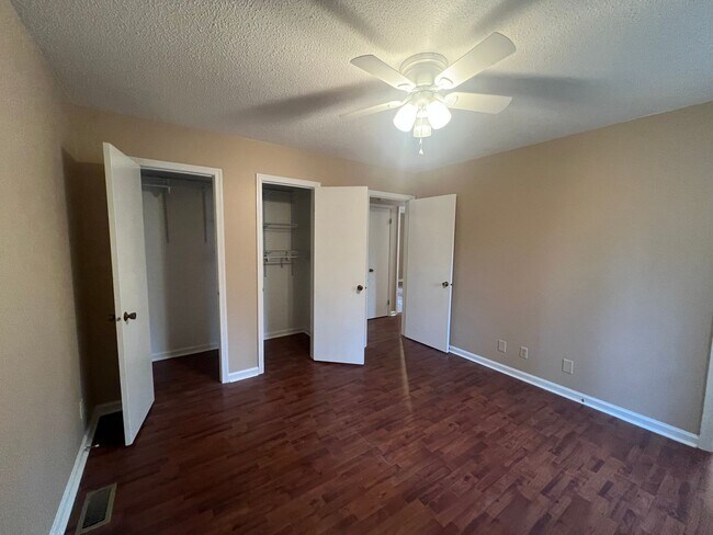 Building Photo - 1201 Linton Ct