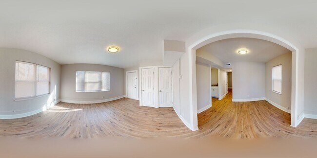 Building Photo - ***MOVE-IN SPECIAL***  Pet Friendly - Comp...