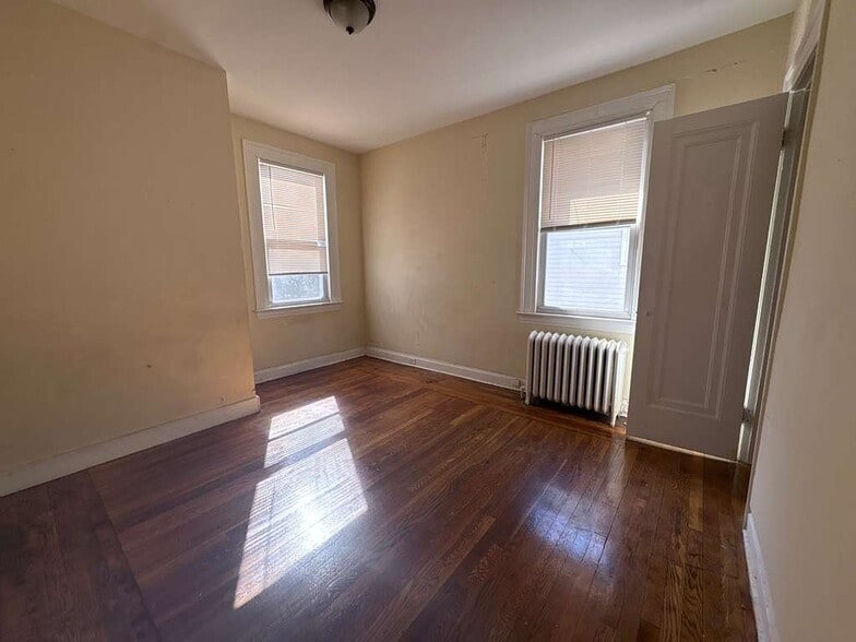 Building Photo - 62 Fairfield St