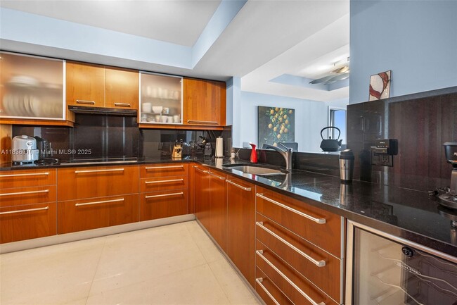 Building Photo - 1331 Brickell Bay Dr
