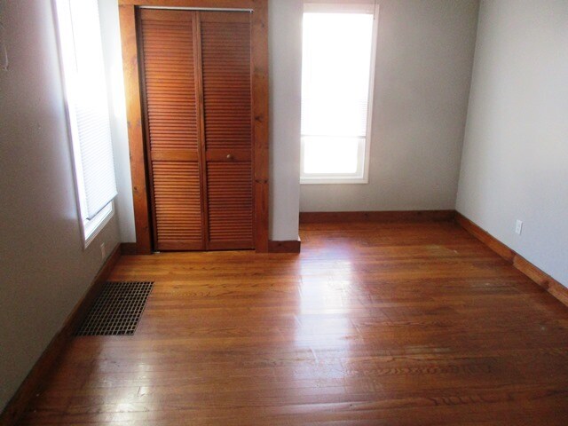 Building Photo - 1019 W Taylor St