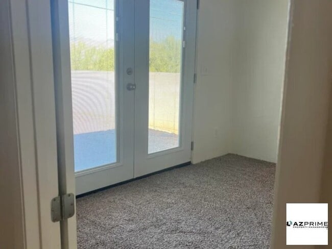 Building Photo - E Calle Managua