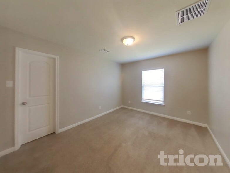 Building Photo - 210 Posey Pass