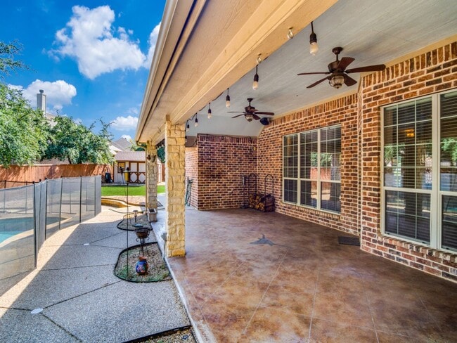 Building Photo - Incredible 4-bedroom, 3-bath Home with sparkling Pool on a gorgeous lot in highly sought-after Al...