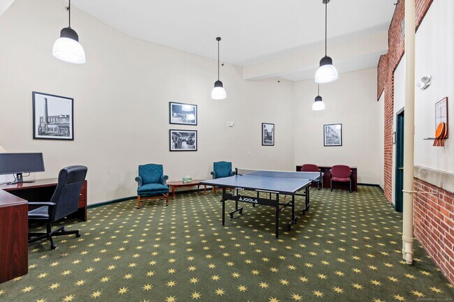 Building Photo - 25 Grand St