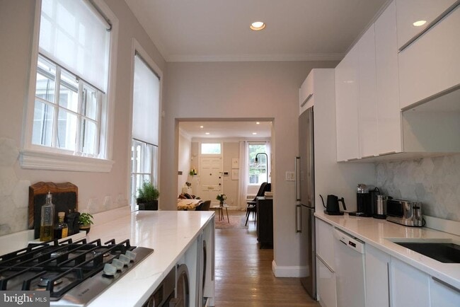 Building Photo - 1337 28th St NW