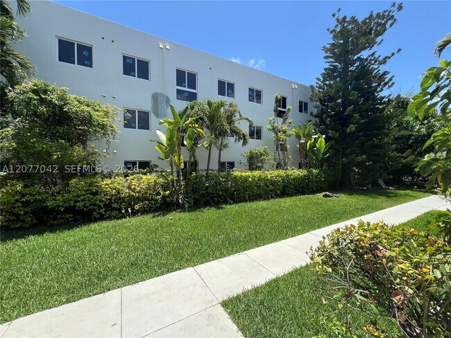 Building Photo - 145 NE 82nd St