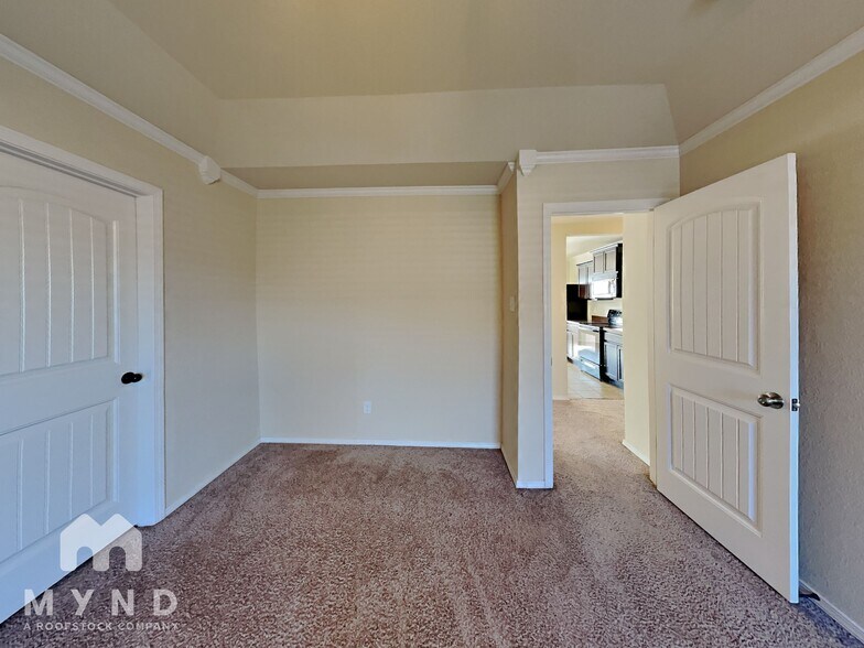 Building Photo - 12 Bristol Dr