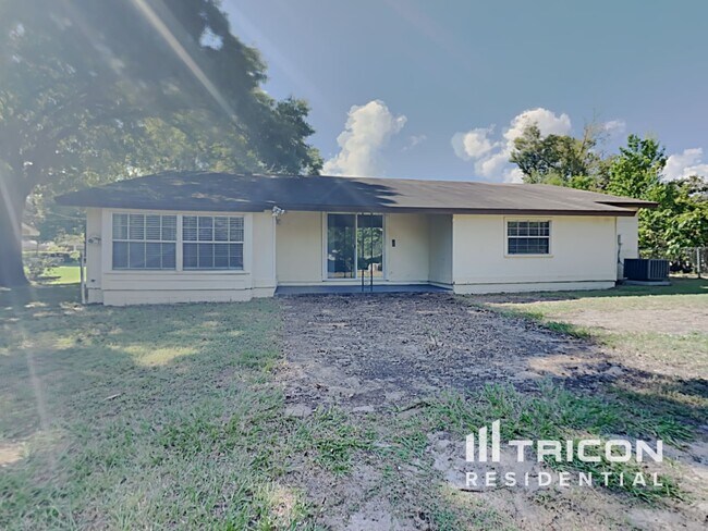Building Photo - 1003 Meadow Ln