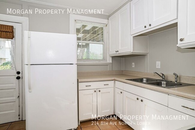 Building Photo - 214 8th Ave N