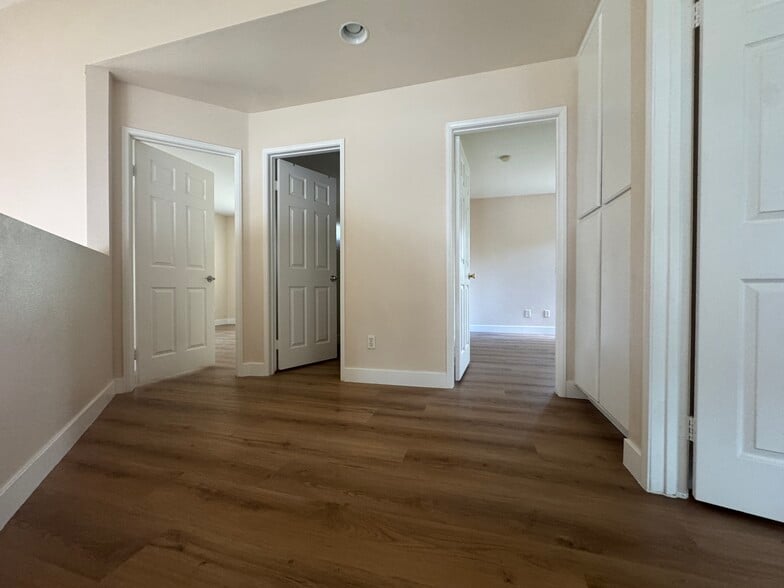 Upstairs Foyer - 2834 Rolling Meadow Dr