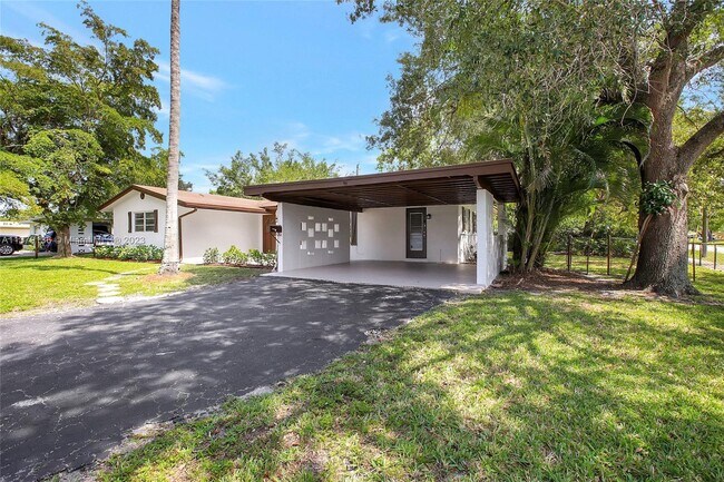 Building Photo - 5386 Balsam Terrace