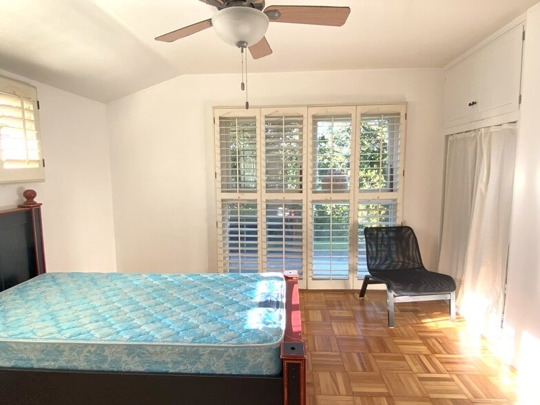 bedroom 3 - 2906 Overland Ave