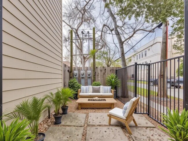 Building Photo - 5219 Kiam St
