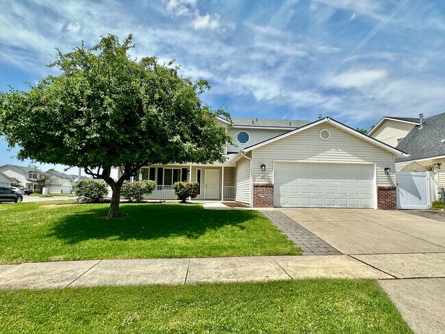 Building Photo - Newly Renovated Expansive Multi story 4 be...