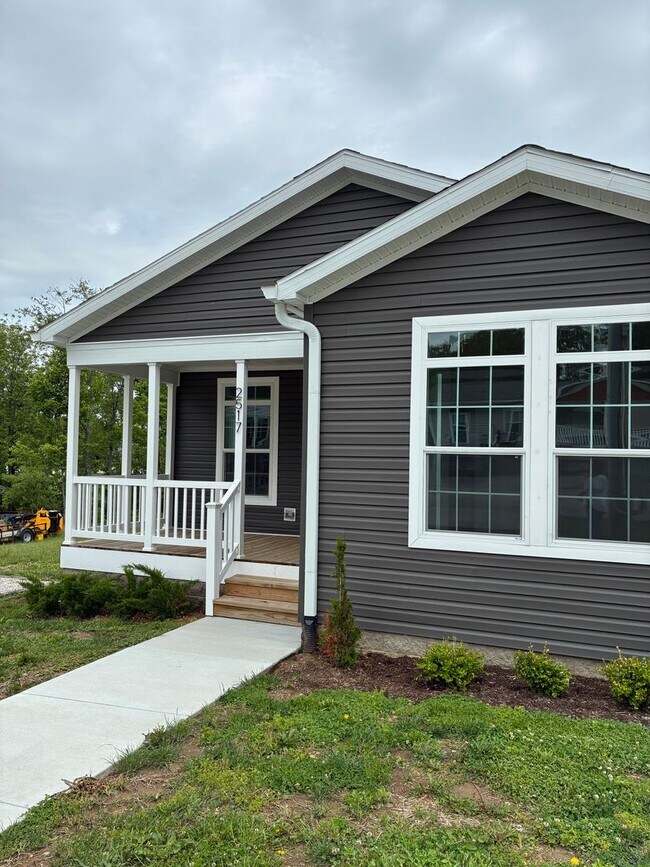 Building Photo - Modern 3 Bedroom 2 Bath House - New Build! Available NOW!