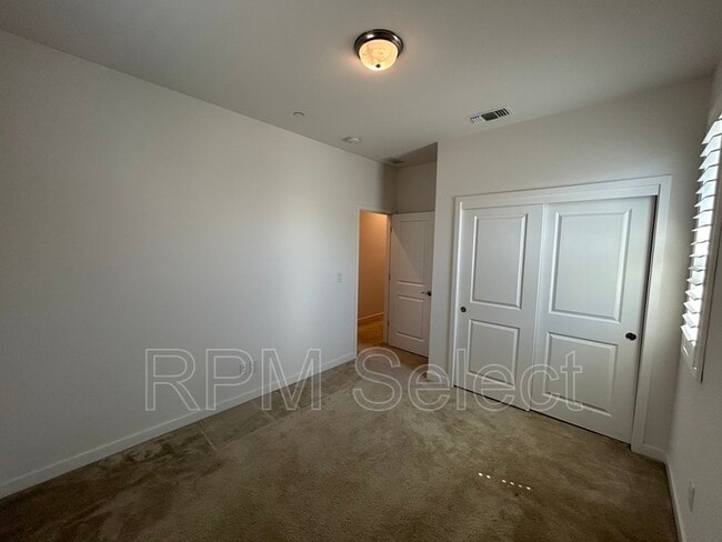 Building Photo - 772 Carnation Dr