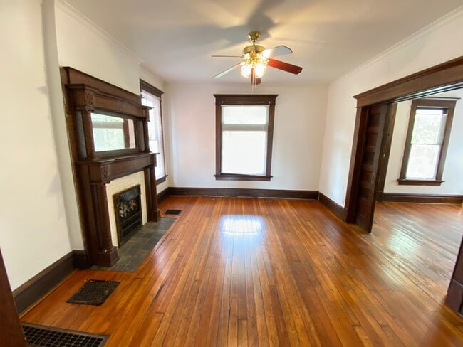 Building Photo - 141 E 12th Ave