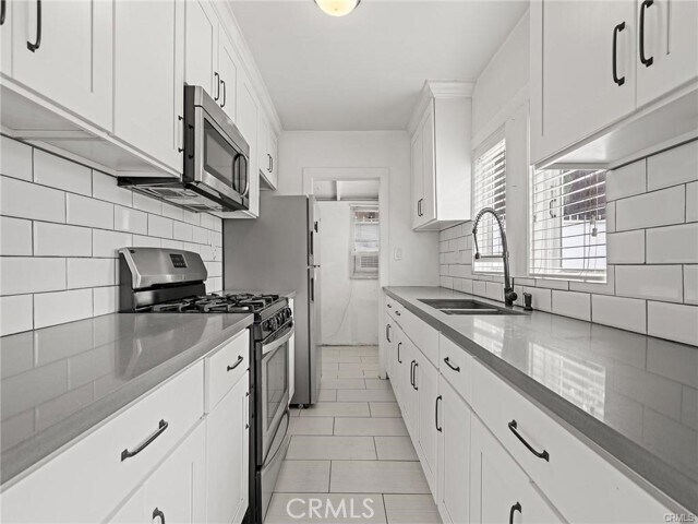 Building Photo - 759 N Loma Vista Dr