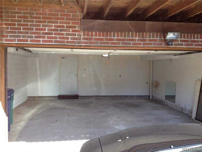 Building Photo - 359 Lakefront Blvd