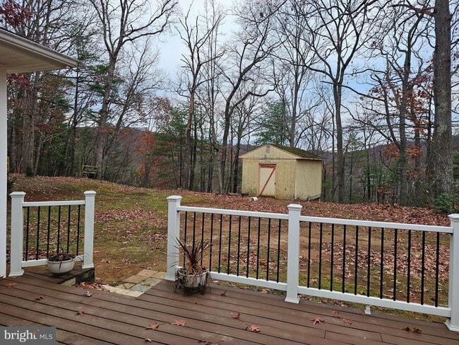 Building Photo - 310 Blue Mountain Rd