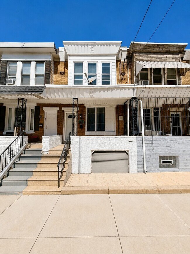 Building Photo - 2942 Tulip St