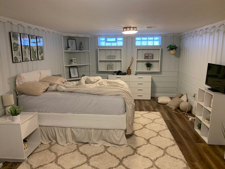 Basement room - 4302 Silsby Rd
