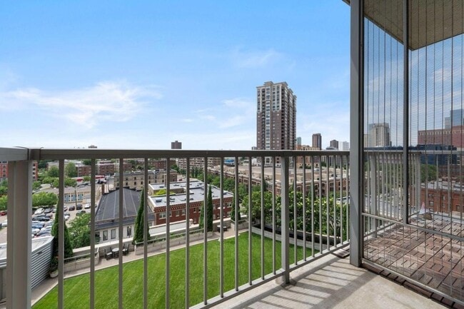 Building Photo - 929 Portland Ave