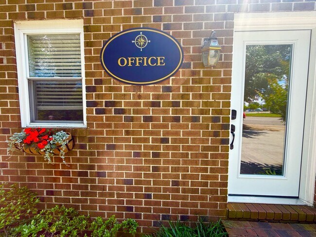 Building Photo - Meridian Apartments Your Gateway to Everything in Hampton Roads