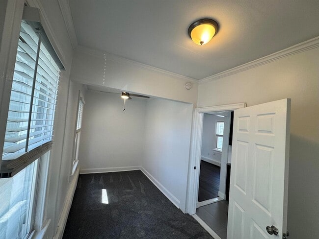 Building Photo - 24 Pamrapo Ave