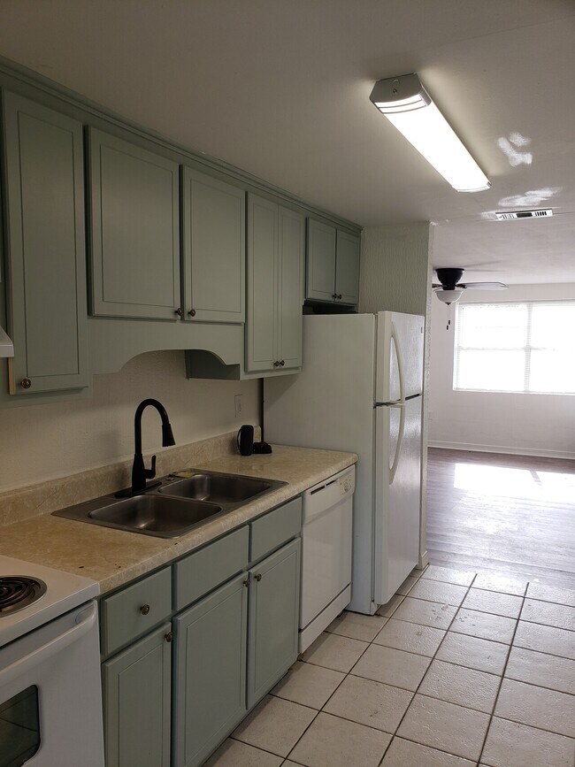 Building Photo - PC 2.0 Duplex