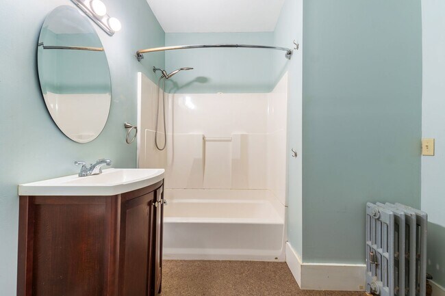 Building Photo - 96 Broadway