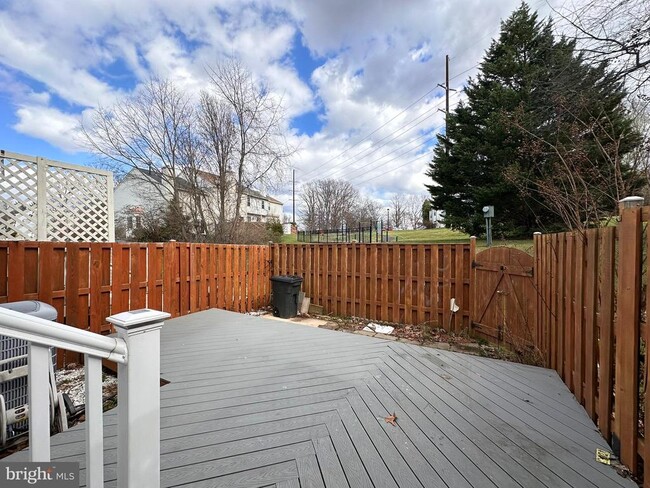 Building Photo - 6715 Cub Run Ct