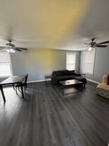 Building Photo - 203 Cherry St