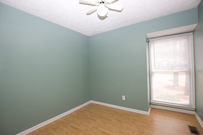 Building Photo - Charming 3 Bedroom Home in Pinehurst with ...