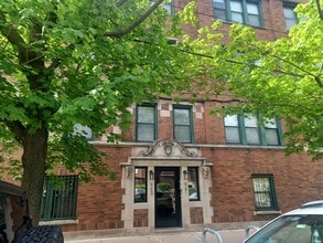 Building Photo - 941 E 54th Pl