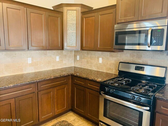 Building Photo - 3888 Loma Brisa Dr