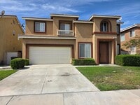 Building Photo - MOVE IN READY!!