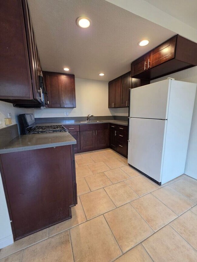 Building Photo - 4th of July Special!! 1/2 off 1st Month's Rent!! Summer Special on Santa Margarita (3BR/2BA)